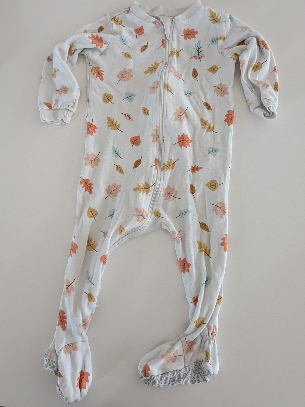 PEKKLE 5 FOR 25$ White Fall Leaf Footed One-Piece for Kids